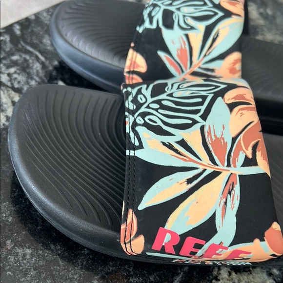 Reef Women's Sandals - Black with Orange and Blue Floral - Picture 5 of 11